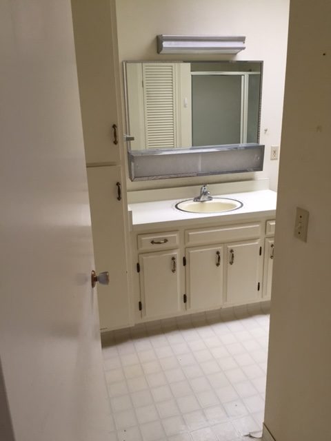 Bathroom - Before
